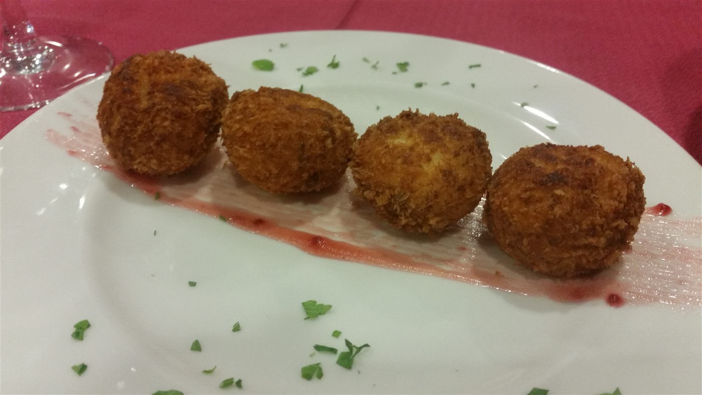 Albóndigas de la chef en salsa casera